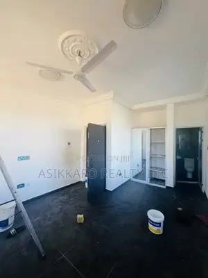 3bdrm Apartment in Emef, Lashibi for rent