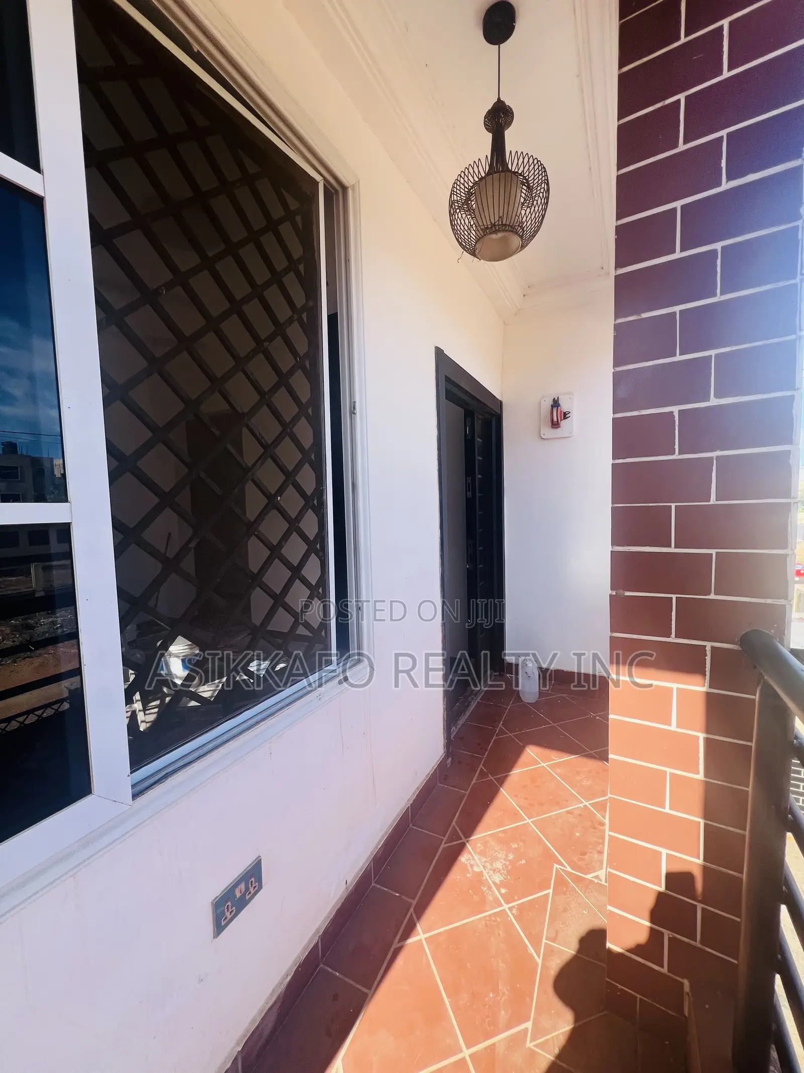 3bdrm Apartment in Emef, Lashibi for rent