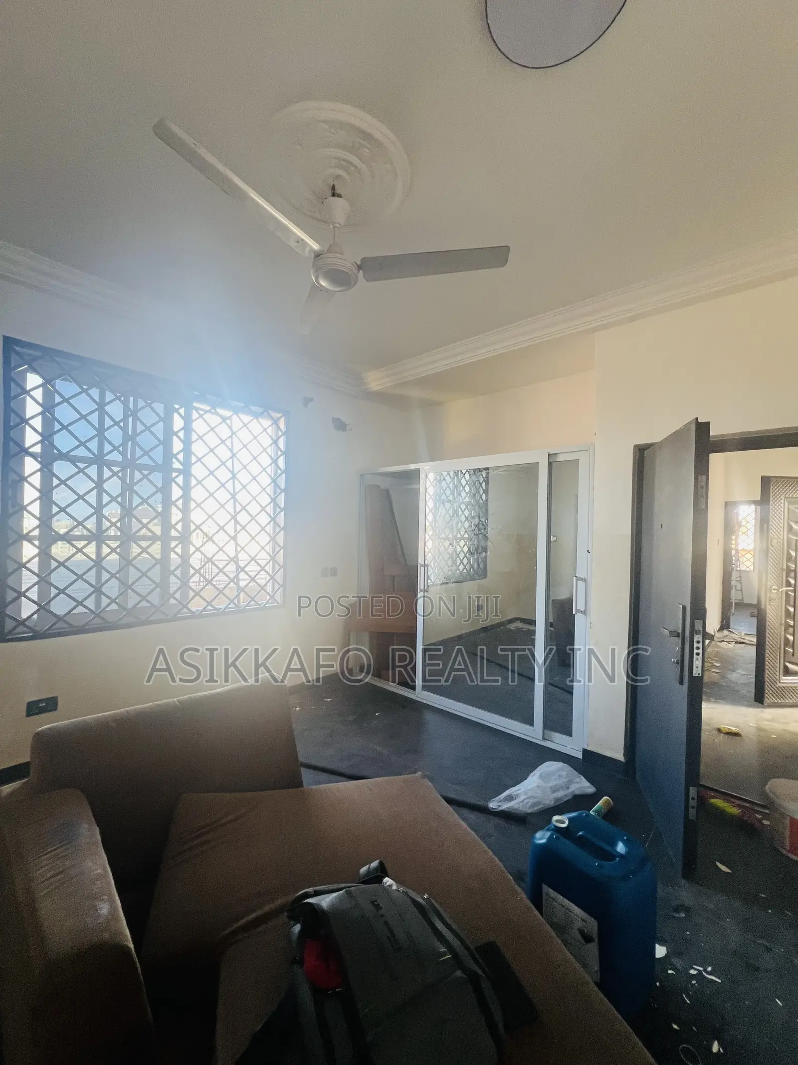 3bdrm Apartment in Emef, Lashibi for rent