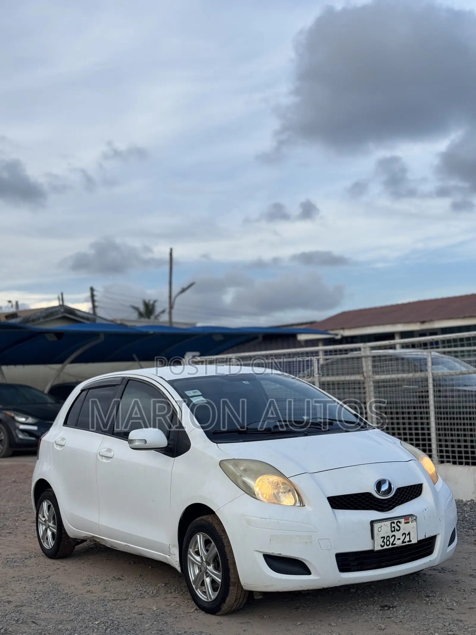 Toyota Vitz 1.3 FWD 3dr 2010 White