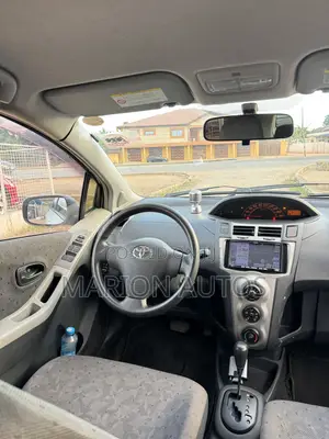 Toyota Vitz 1.3 FWD 3dr 2010 White