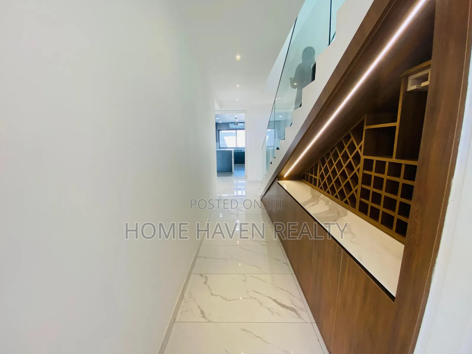 5bdrm House in Tesano Estate, Police Station for sale