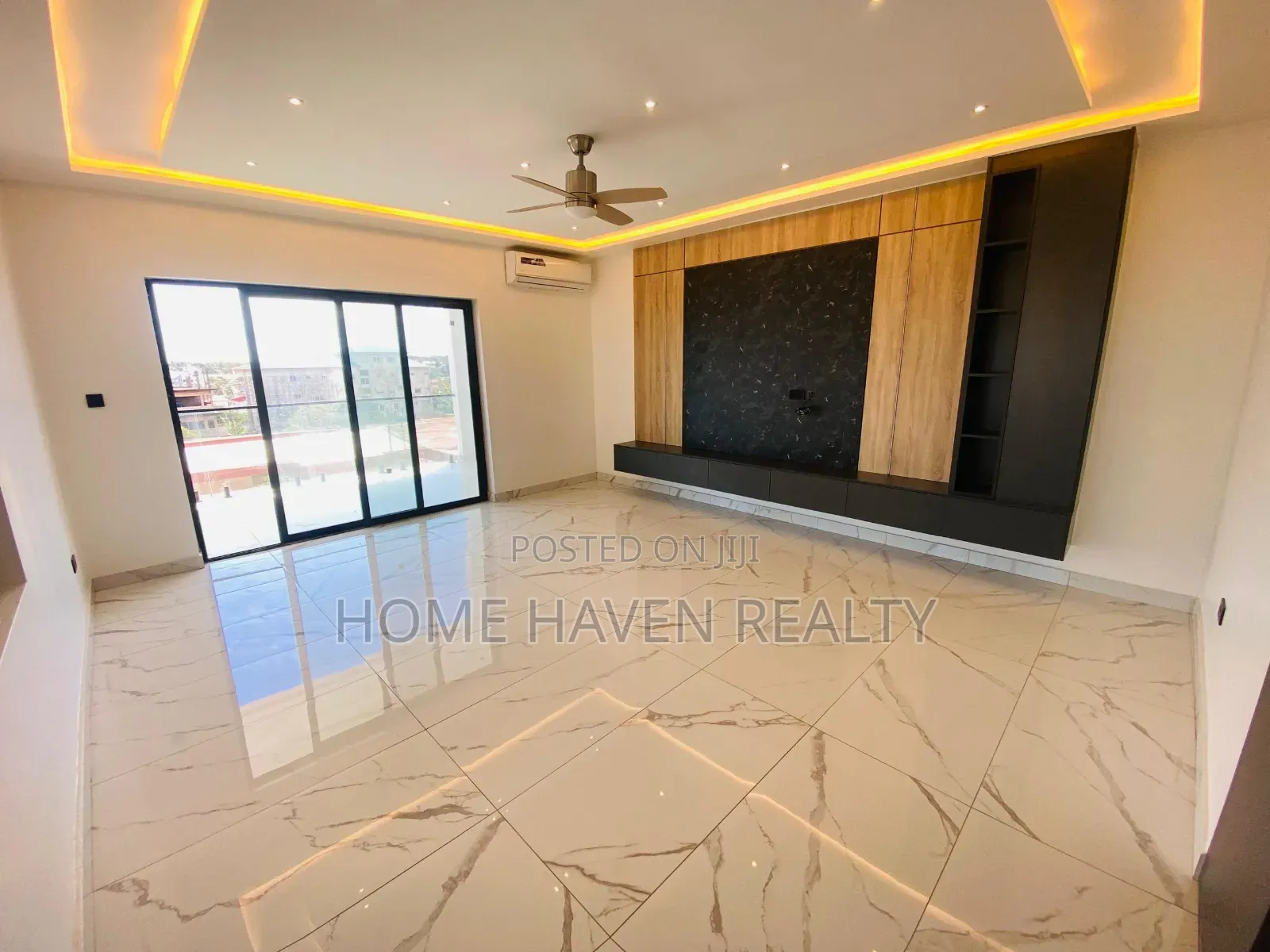 5bdrm House in Tesano Estate, Police Station for sale
