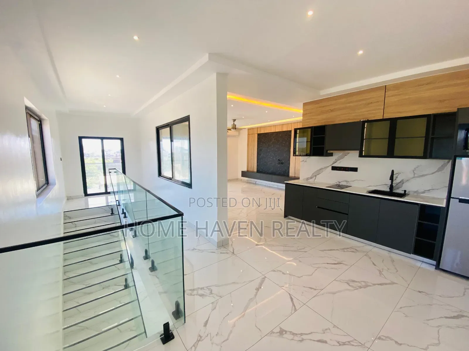 5bdrm House in Tesano Estate, Police Station for sale