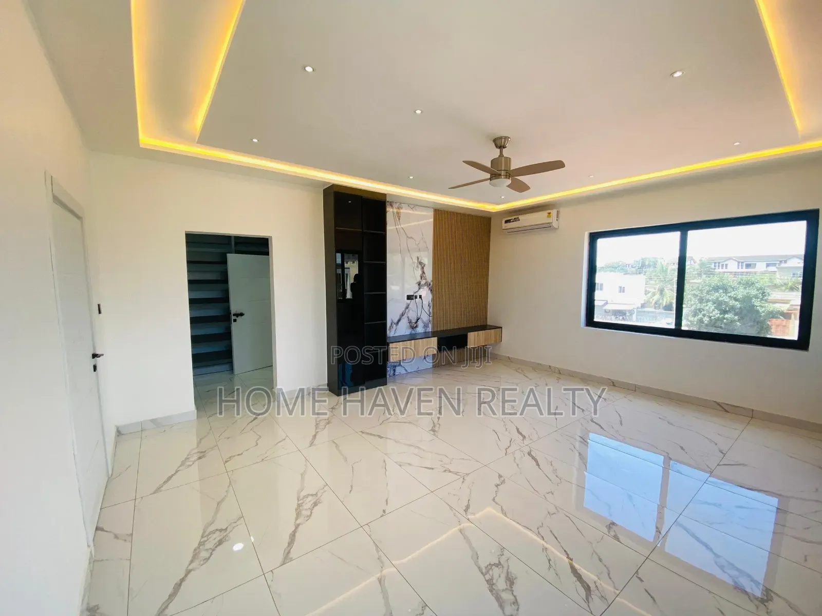 5bdrm House in Tesano Estate, Police Station for sale