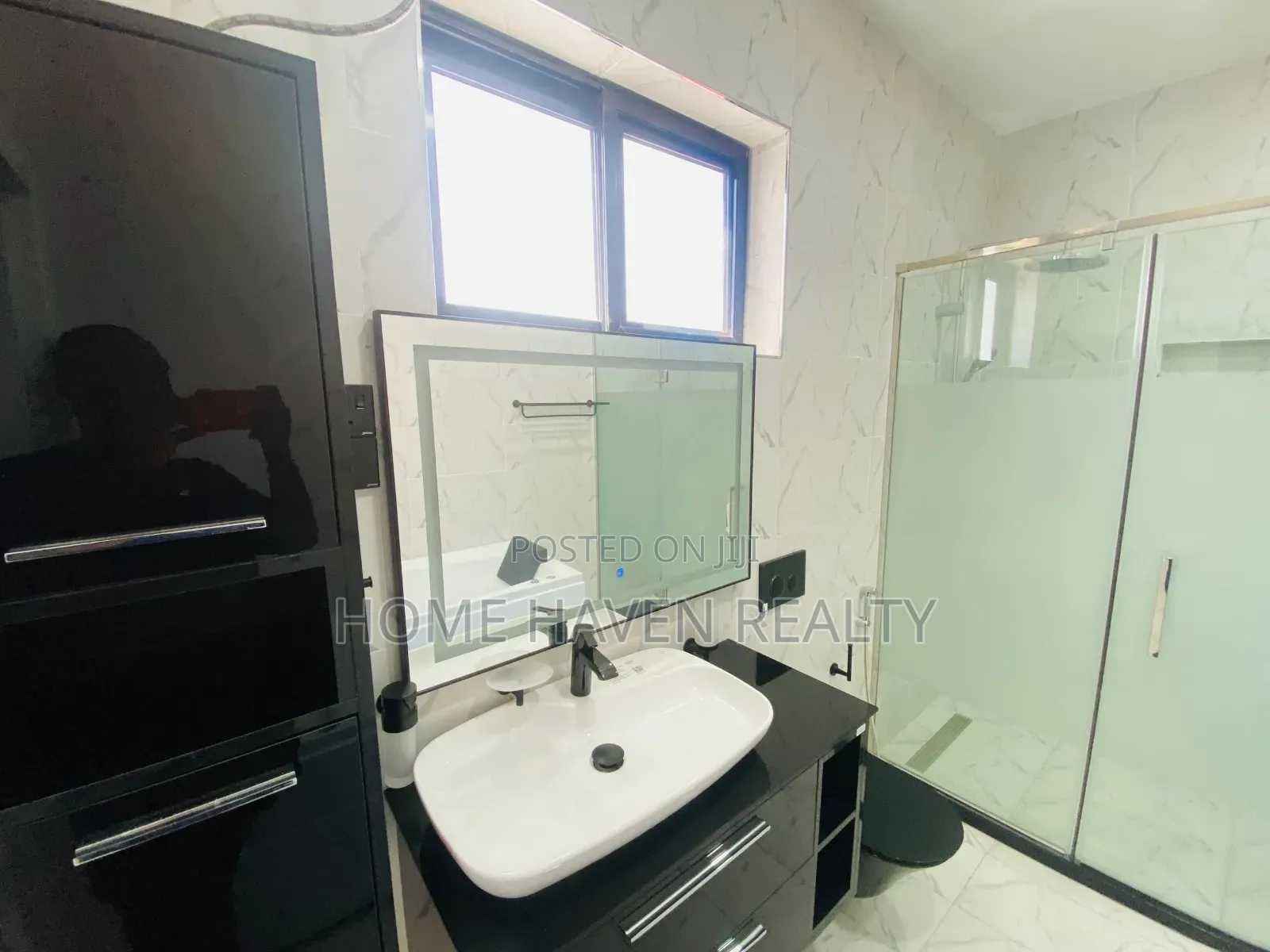 5bdrm House in Tesano Estate, Police Station for sale