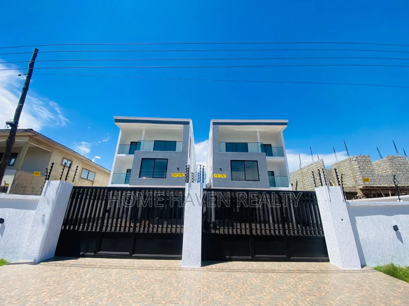5bdrm House in Tesano Estate, Police Station for sale