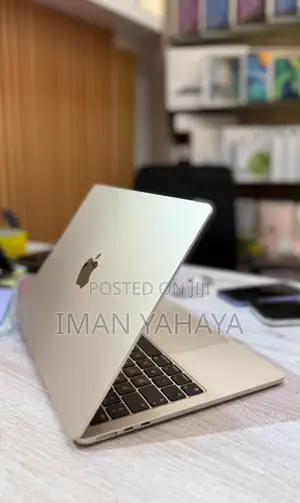 Laptop Apple MacBook Air 2024 M3 16GB Apple M3 SSD 256GB