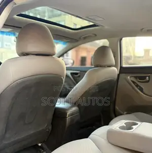 Hyundai Elantra GLS Sedan FWD (1.8L 4cyl 6M) 2013 Silver