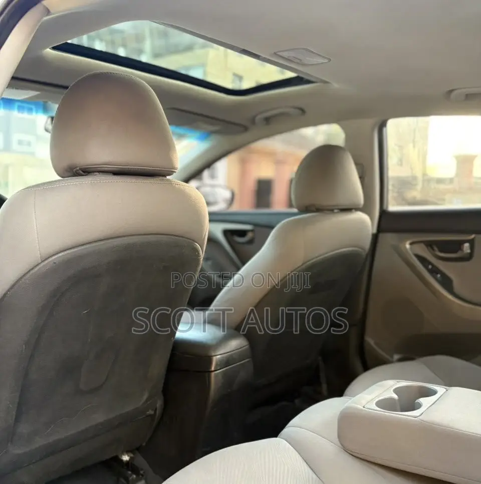 Hyundai Elantra GLS Sedan FWD (1.8L 4cyl 6M) 2013 Silver