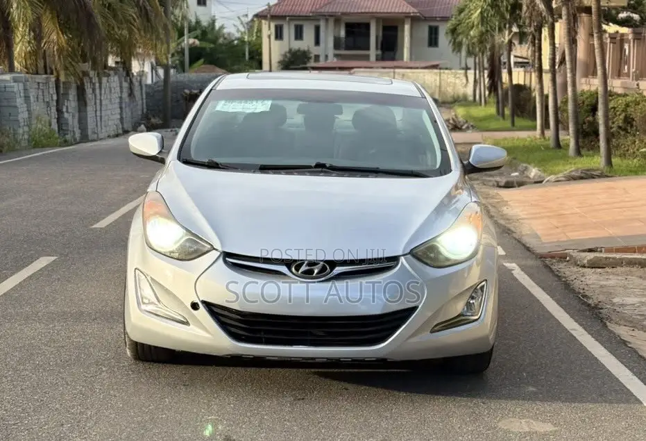 Hyundai Elantra GLS Sedan FWD (1.8L 4cyl 6M) 2013 Silver
