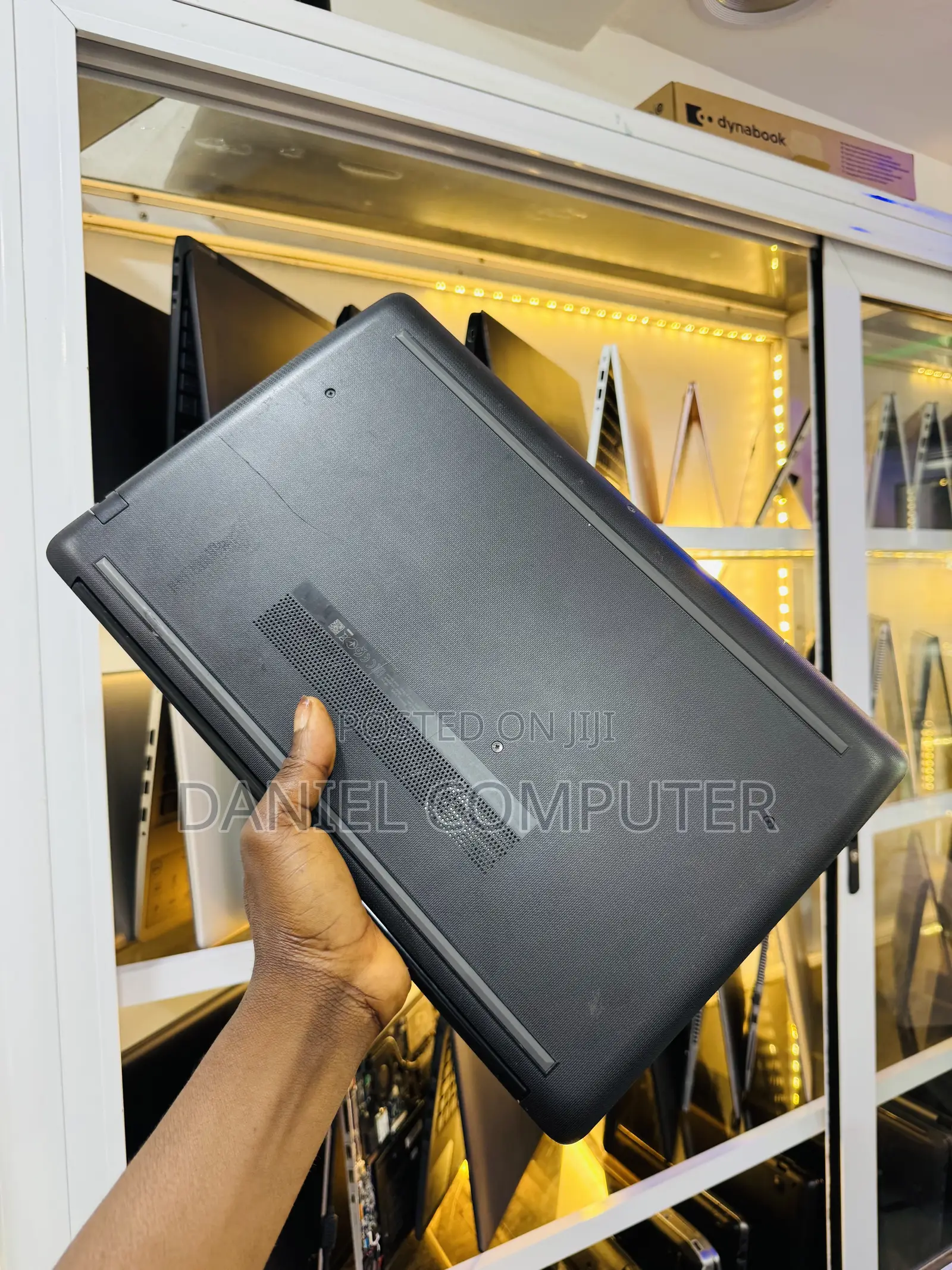 Laptop HP 15 8GB AMD Ryzen 5 HDD+SSD 128GB