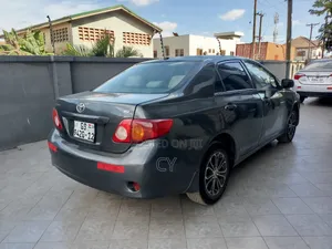 Toyota Corolla LE 4dr Sedan (1.8L 4cyl 4A) 2010 Black