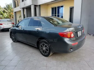 Toyota Corolla LE 4dr Sedan (1.8L 4cyl 4A) 2010 Black