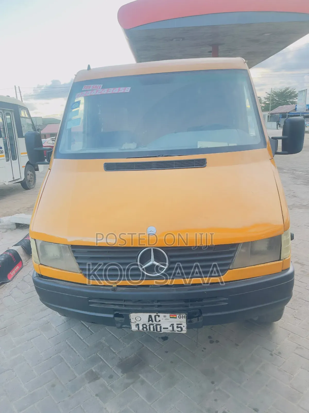 Mercedes-Benz Sprinter 2000 Yellow
