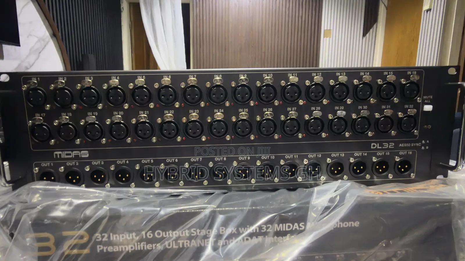 Midas Stage Box DL32