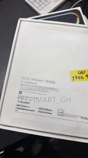 New Laptop Apple MacBook Pro 2025 M5 24GB Apple M5 SSD 1T