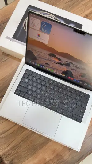 New Laptop Apple MacBook Pro 2025 M5 24GB Apple M5 SSD 1T