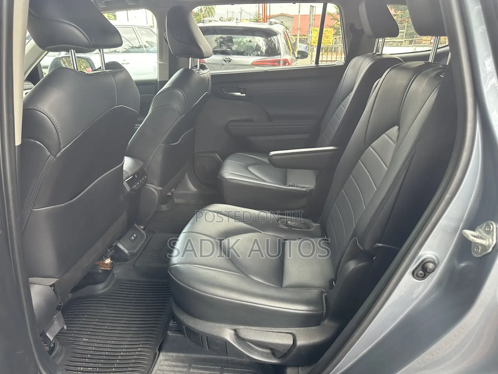Toyota Highlander XLE 2021 Gray