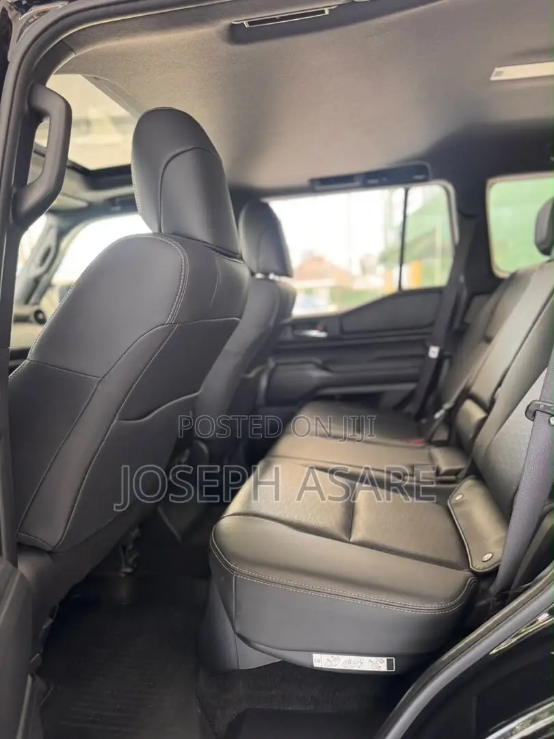 Toyota Land Cruiser Prado 2.4 Petrol 2025 Black