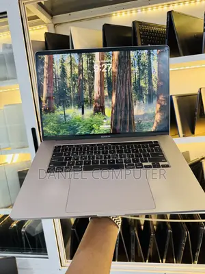 Laptop Apple MacBook Pro 2019 16GB Intel Core i7 SSD 512GB