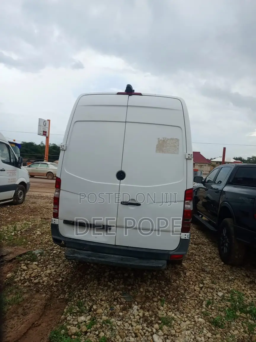 Mercedes-Benz Sprinter 2010 White