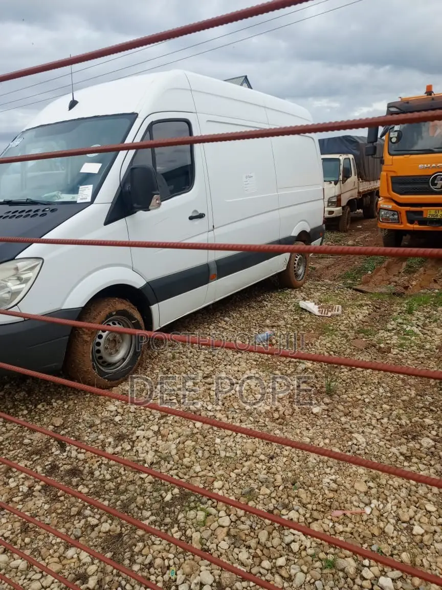 Mercedes-Benz Sprinter 2010 White