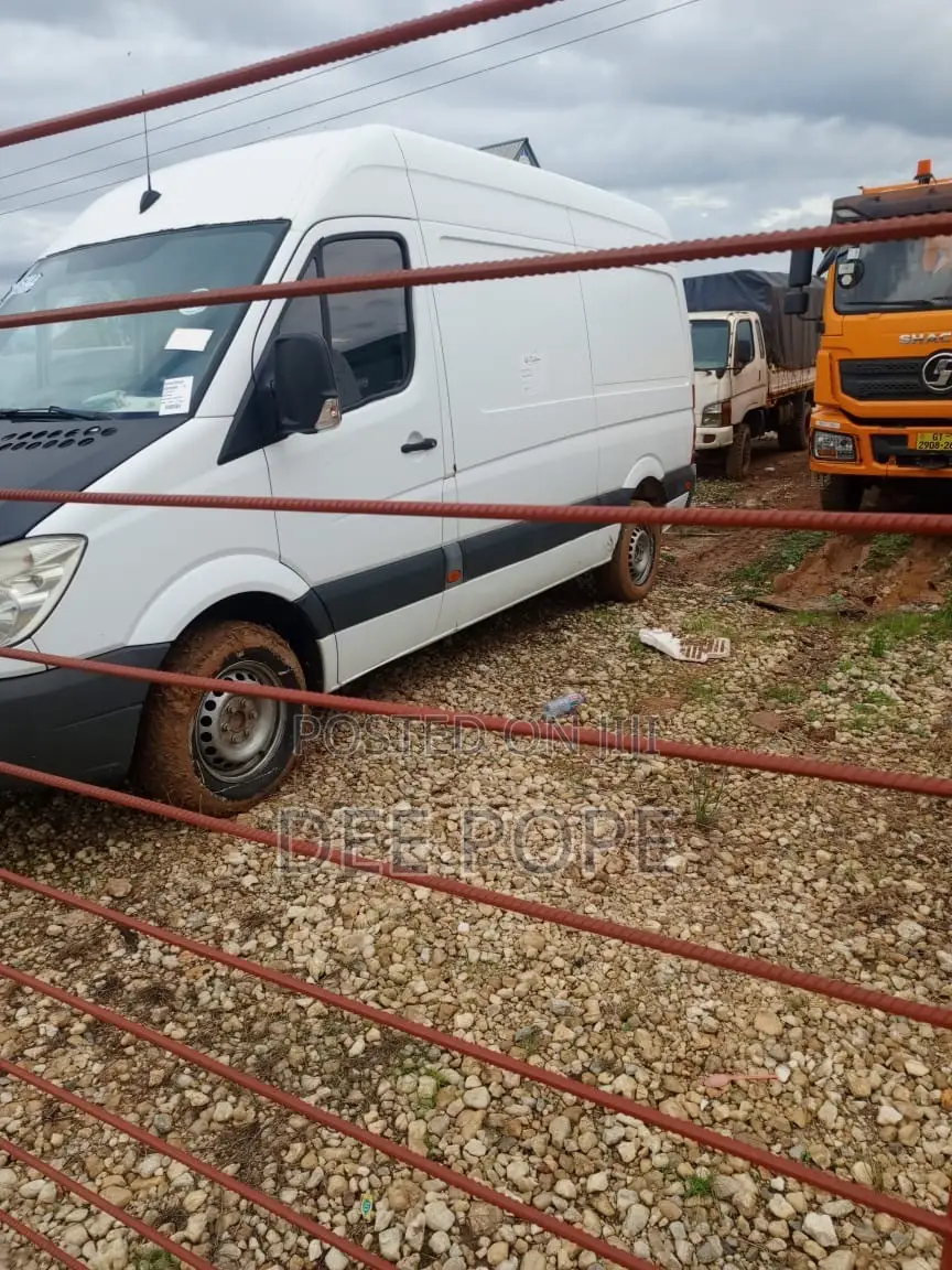 Mercedes-Benz Sprinter 2010 White