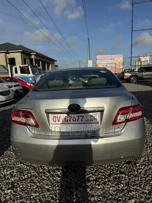 Toyota Camry 2010 Silver