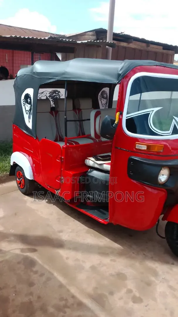 Bajaj RE 2024 Red