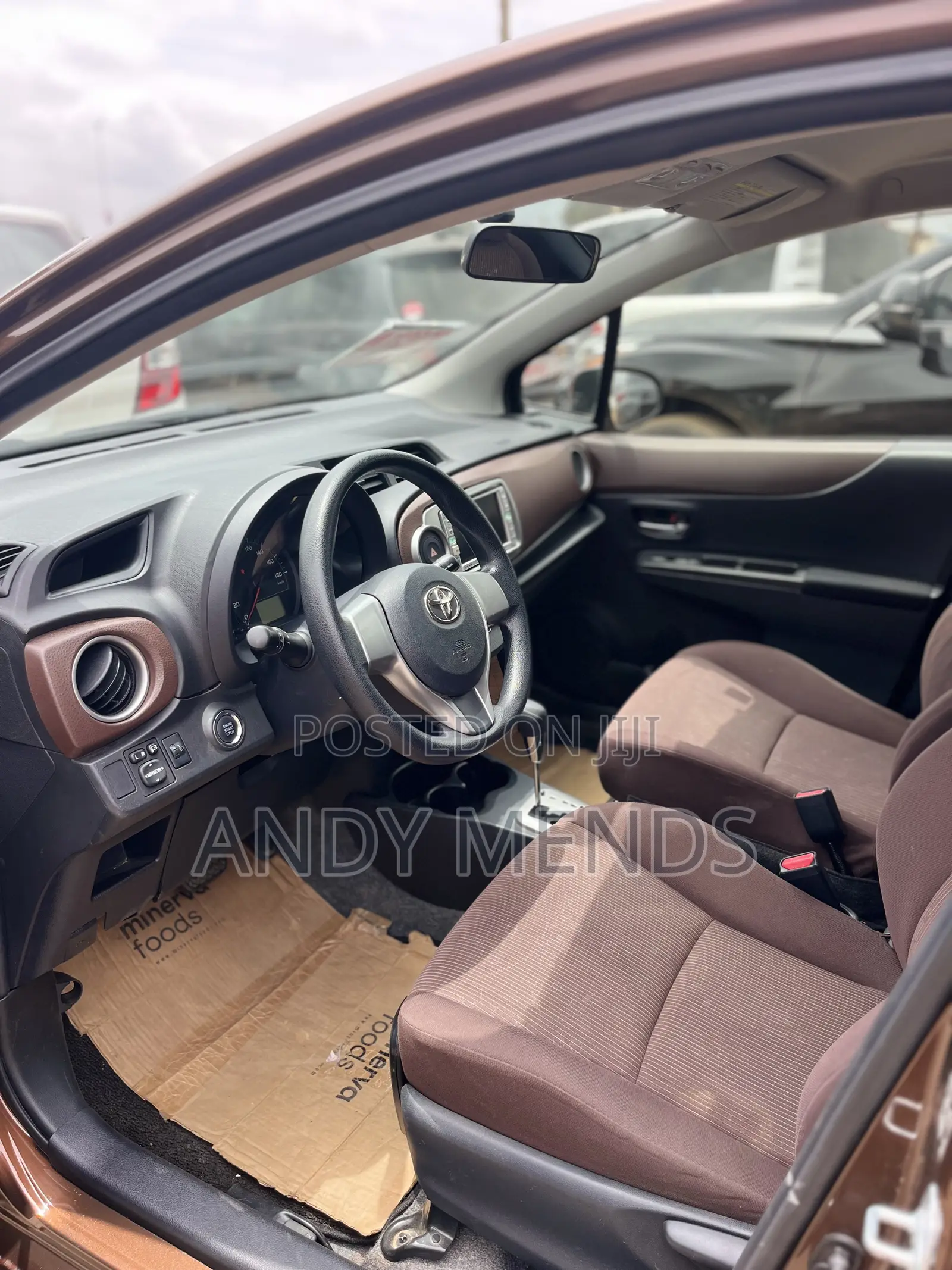 Toyota Vitz 1.3 FWD 5dr 2012 Brown