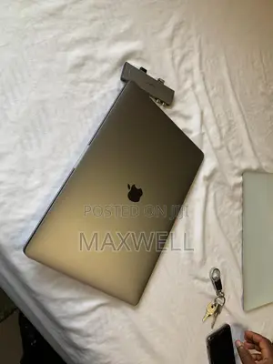 Laptop Apple MacBook Pro 16GB Intel Core i9 SSD 512GB