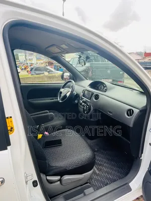 Toyota Sienta 1.5 FWD 2015 White