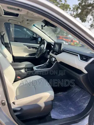 Toyota RAV4 XLE Premium FWD 2020 Silver