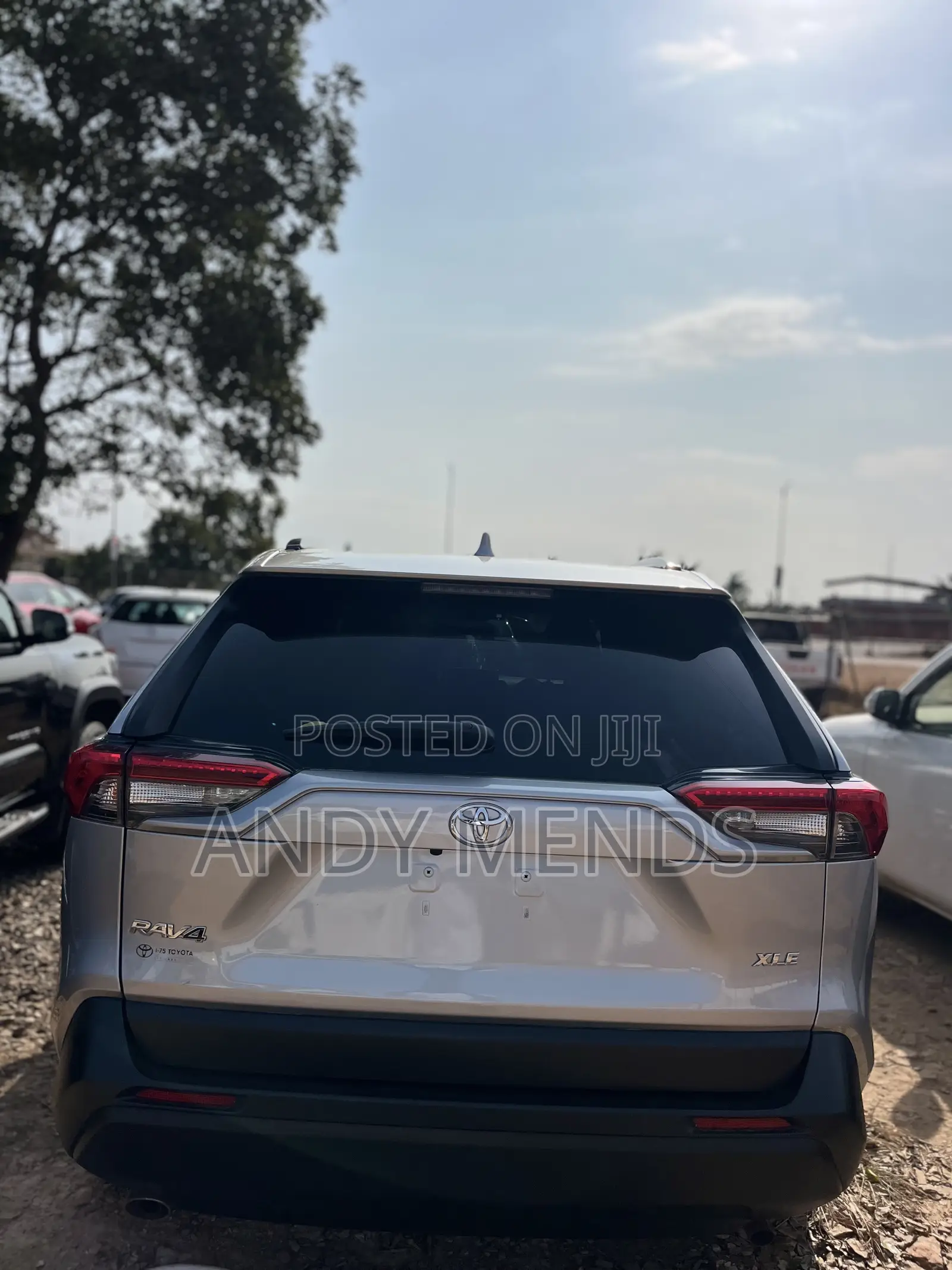 Toyota RAV4 XLE Premium FWD 2020 Silver