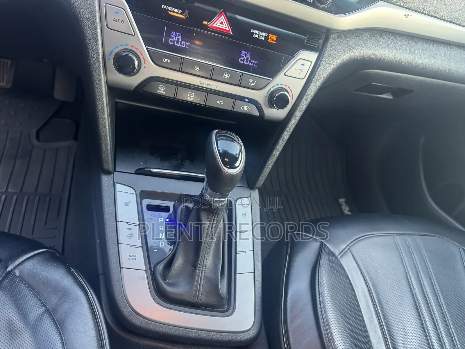Hyundai Elantra Limited Sedan FWD (2.0L 4cyl 6A) 2017 White