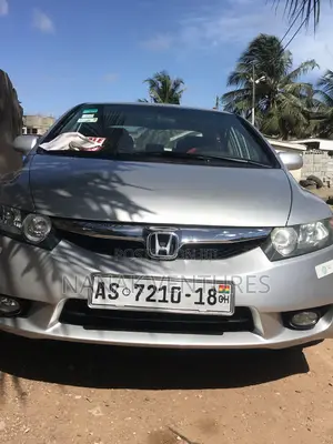 Honda Civic 1.8 5 Door Automatic 2011 Silver