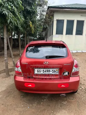Hyundai Elantra Limited Sedan FWD (1.8L 4cyl 6A) 2016 Red