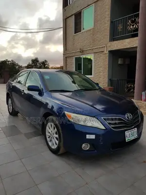 Toyota Camry LE 4dr Sedan (2.5L 4cyl 6AM) 2010 Blue