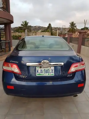 Toyota Camry LE 4dr Sedan (2.5L 4cyl 6AM) 2010 Blue