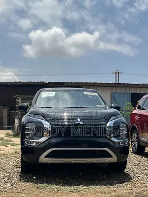 Mitsubishi Outlander SE Special Edition 2023 Black