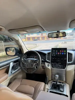 Toyota Land Cruiser 5.7 V8 2015 White