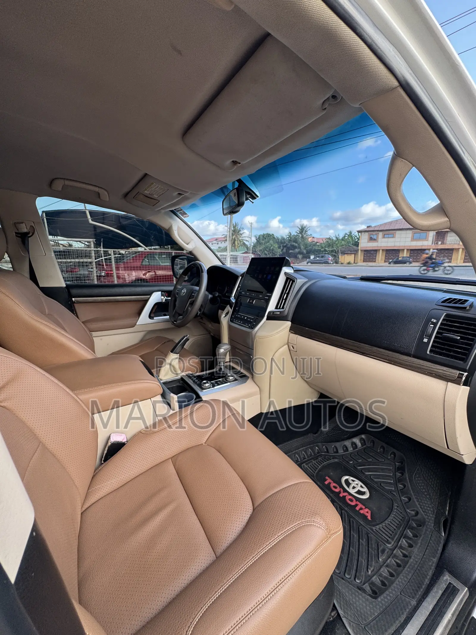 Toyota Land Cruiser 5.7 V8 2015 White