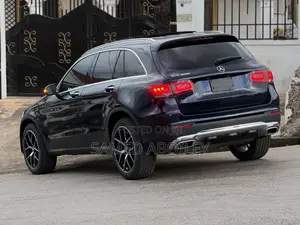 Mercedes-Benz GLC-Class 2021 Blue