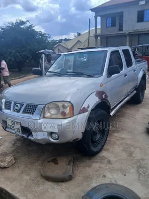 Nissan Hardbody 2016 Silver