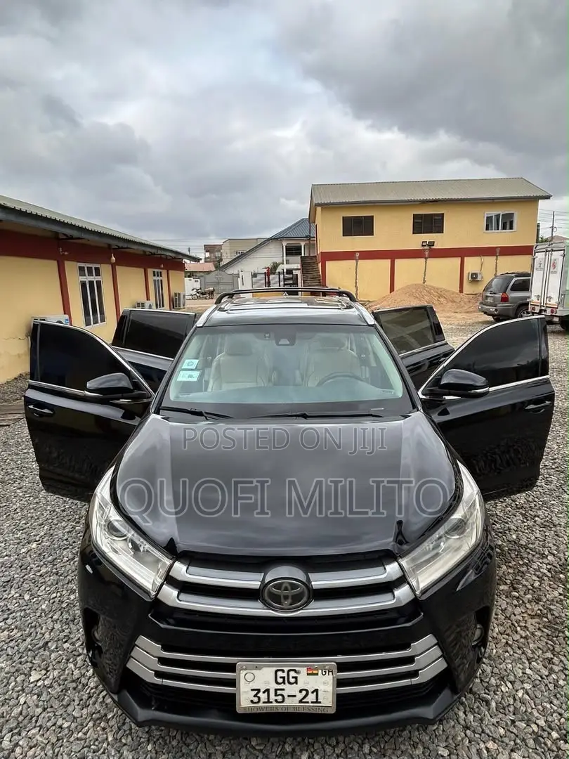 Toyota Highlander XLE 4x4 V6 (3.5L 6cyl 8A) 2018 Black