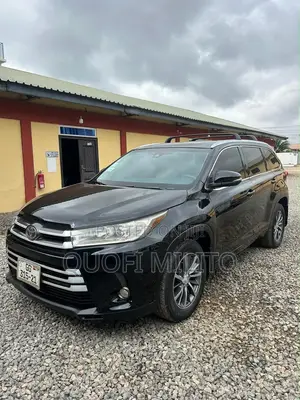 Toyota Highlander XLE 4x4 V6 (3.5L 6cyl 8A) 2018 Black