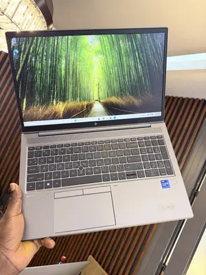 Laptop HP ZBook Firefly G8 16GB Intel Core i7 SSD 256GB