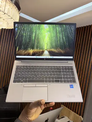 Laptop HP ZBook Firefly G8 16GB Intel Core i7 SSD 256GB