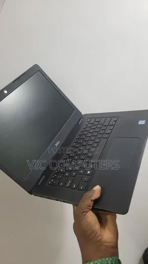 Laptop Dell Latitude 3490 8GB Intel Core i5 HDD+SSD 128GB